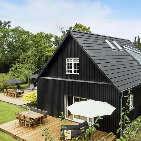 5 Bedroom In Vaeggerlose * Bøtø By