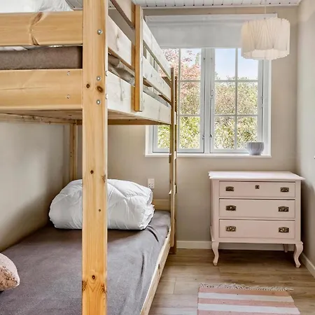 Сasa de vacaciones 5 Bedroom In Vaeggerlose *
