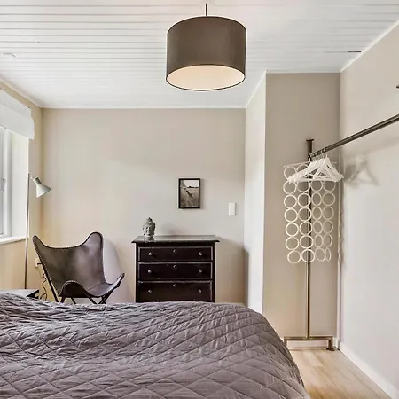 5 Bedroom In Vaeggerlose Сasa de vacaciones Bøtø By