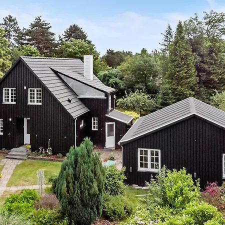 5 Bedroom In Vaeggerlose * Bøtø By